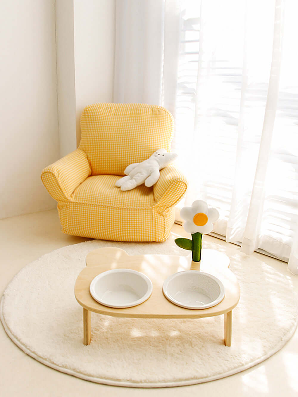 Tilted Daisy Pet Bowl With Stand-1